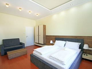 Christiano Apartments