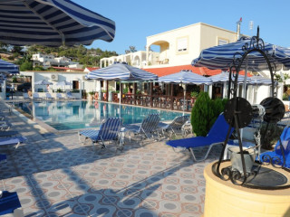 Chrysanthi Studio & Apartments