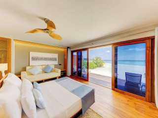 Cinnamon Velifushi Maldives