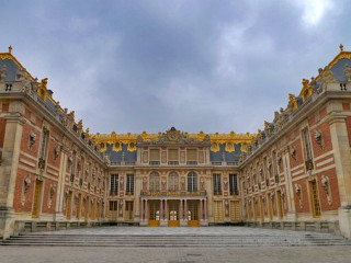 Circuit Clasic PARIS -  Versailles, Fontainebleau, Valea Loirei  5 zile avion 2024