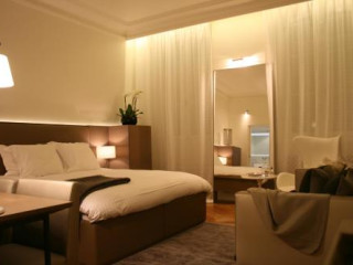 CIRQUE DELUXE STUDIO APARTMENT