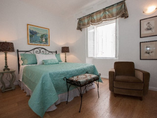 City Center Sunset Apartments