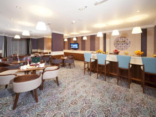 City Seasons Al Hamra Hotel