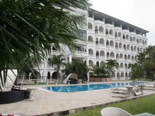 CityBlue Creekside Hotel & Suites