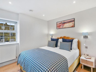 Cleveland Street by Aeria Apartment