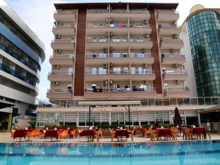 Club Bayar Beach