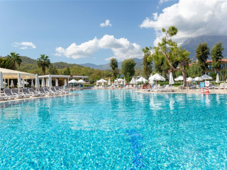 Armas Green Fugla Beach