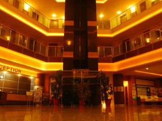 Club Side Coast Hotel