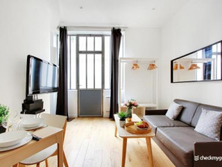 CMG PLACE DE LA RÉPUBLIQUE / MAGENTA