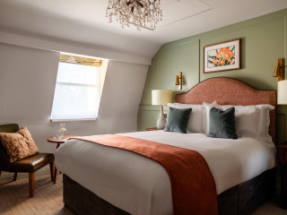 Coach & Horses Hotel