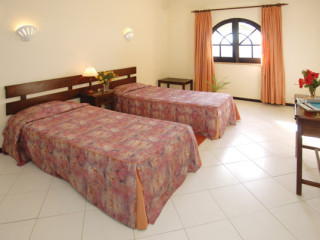Colina Village Hotel