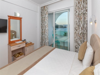 CONTESS BY FAROS HOTEL