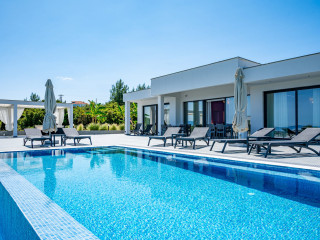 Continent Villas