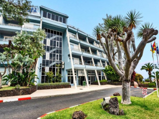 Coral La Quinta Park Suites