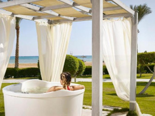 CORAL SEA WATER WORLD RESORT