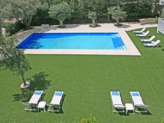 Corina Suites and Apartments
