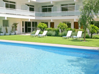 Corina Suites and Apartments