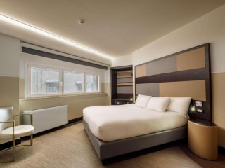 Cosmopolita Hotel Rome, Tapestry Collection by Hilton