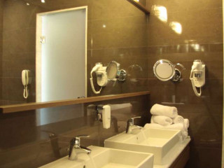 Cosmopolitan Hotel & Spa