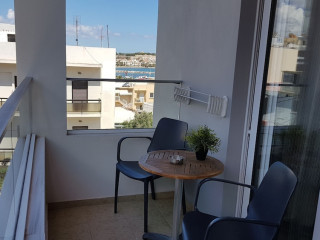 Cosmos Hotel/Apartments