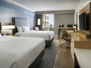 COURTYARD BY MARRIOTT LONG BEACH DOWNTOWN