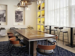 COURTYARD BY MARRIOTT LONG BEACH DOWNTOWN