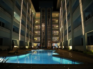 COWRIE SHELL BEACH APARTMENTS