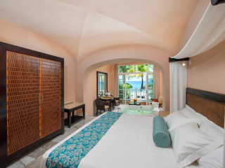 Cozumel Palace