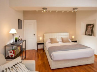 COZY STUDIO PARLAMENTO