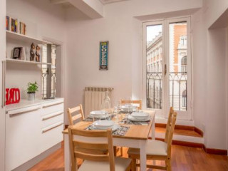 COZY STUDIO PARLAMENTO