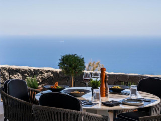 Cresanto Luxury Suites