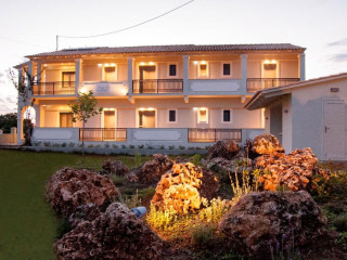 Cressida Seaside Apartments