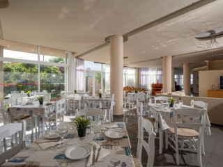 CRETECO HOTEL AND SUITES