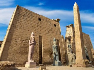 CROAZIERA PE NIL: HRG-LXR-ASW BY FLIGHT