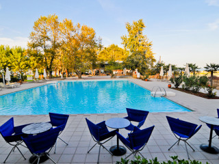 Cronwell Platamon Resort