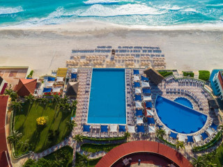 Crown Paradise Club Cancun