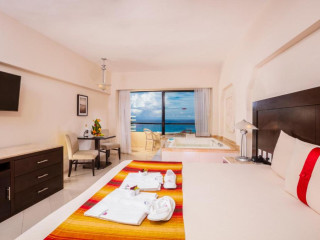 Crown Paradise Club Cancun