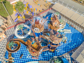 CRYSTAL ADMIRAL RESORT SUITES & SPA