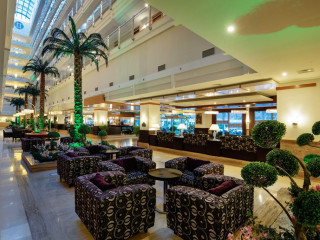 CRYSTAL ADMIRAL RESORT SUITES & SPA