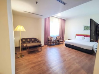 CRYSTAL CROWN HARBOUR VIEW