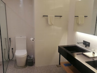 CRYSTAL CROWN HARBOUR VIEW