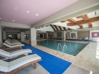 CRYSTAL FAMILY RESORT & SPA