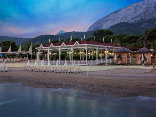 CRYSTAL FLORA BEACH RESORT