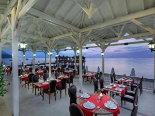Crystal Flora Beach Resort