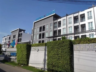 CRYSTAL SUITES SUVARNABHUMI AIRPORT