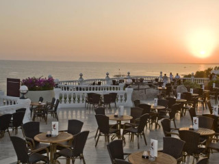 Sunrise Queen Luxury Resort & SPA