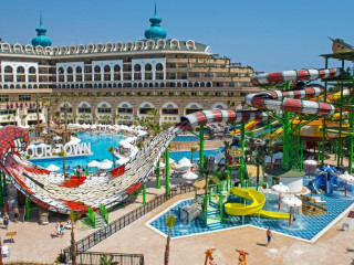 CRYSTAL SUNSET LUXURY RESORT & SPA 