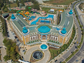 CRYSTAL SUNSET LUXURY RESORT & SPA