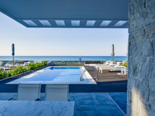 Crystal Villas  Suites