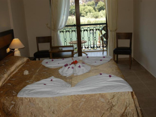 SEVEN SEAS HOTEL LIFE